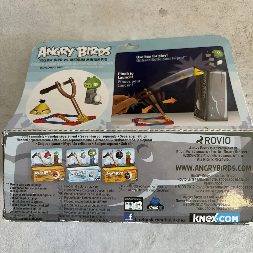 NEW In Box Angry Birds Yellow Bird Vs. Medium Minion Pig K’nex Building